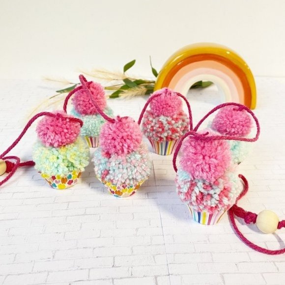 Kids Party Garland Decor Pom Pom Banner Decor - Picture 1 of 8
